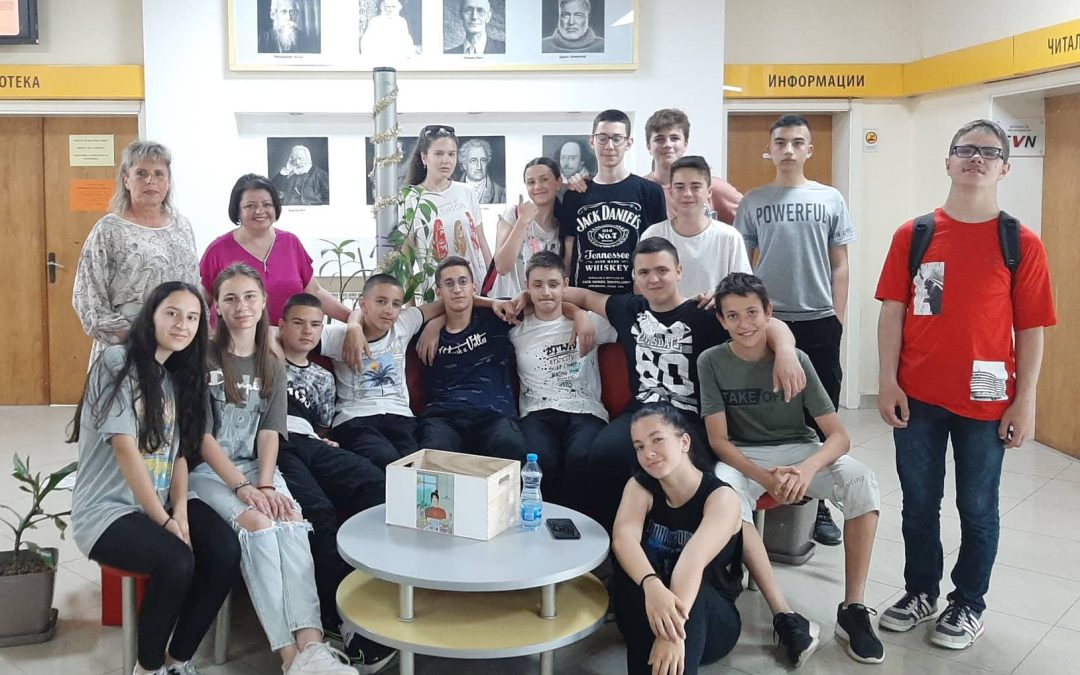 Учениците од 9 одд. од ООУ„Тодор Ангелевски“ во посета на библиотеката