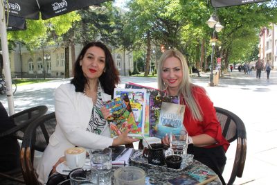 Кафе и книги со наши локални писатели