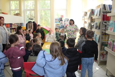 Нашата прва средба со библиотеката