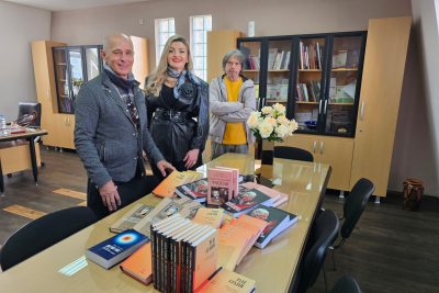 Донација на книги од Матица Македонска