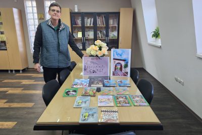 Донација на книги и цртежи од Кети Радевска