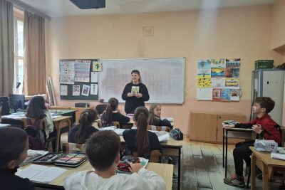 Читањето на глас ја подобрува самодовербата кај учениците