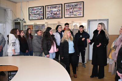Посета на учениците од СОУ „Таки Даскало“ во рамки на проектот „Книговрзувачка доработка“