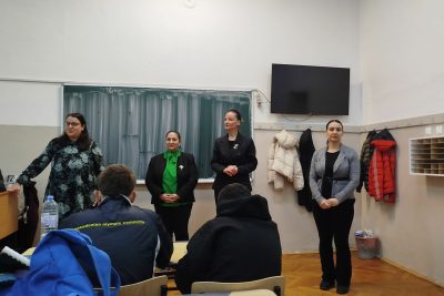 Врсничка поддршка како клуч за развој на самодовербата