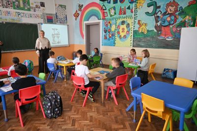 Подвижен мост помеѓу книгата и учениците